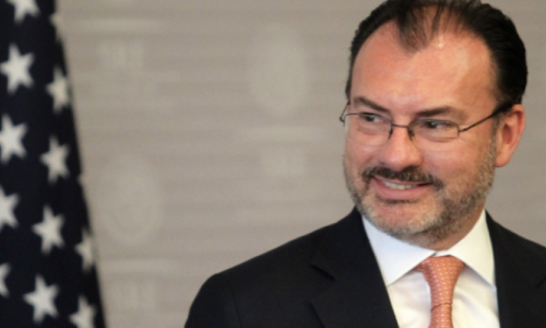 Inaceptable condicionar renegociaci&oacute;n del TLC: Videgaray