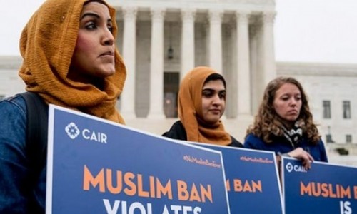 Trump defiende su poder para vetar a refugiados ante una Corte Suprema dividida