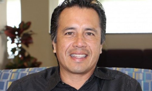 Yunes reconoce el triunfo de Cuitl&aacute;huac Garc&iacute;a en Veracruz